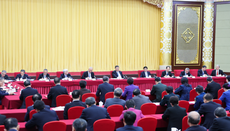 习近平看望全国政协委员